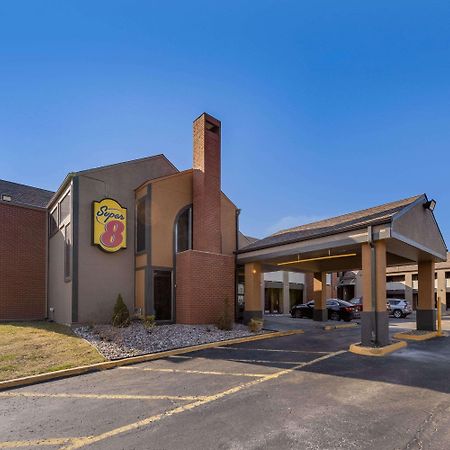 Super 8 By Wyndham Kansas City Airport North Motel Exterior photo